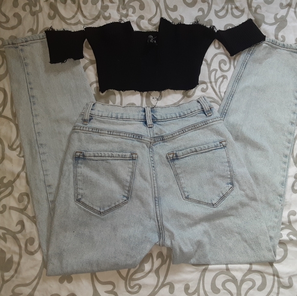 Fashion Nova mom jeans - Picture 1 of 4